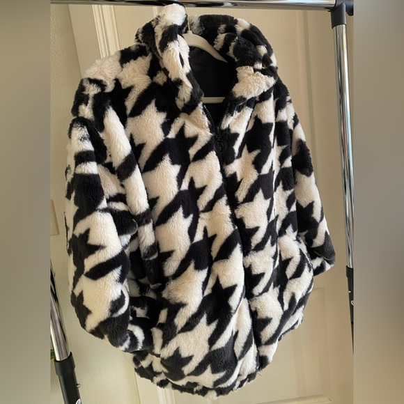 Divided Black & White Hounds Tooth XL Oversized Furry Bomber Jacket NWOT - Picture 5 of 10